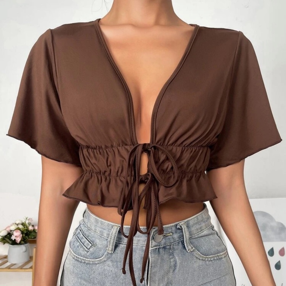 Flounce sleeve tie front crop top